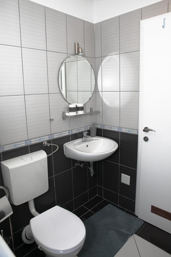 Apartment Nika, Arena Zagreb Bagian luar foto