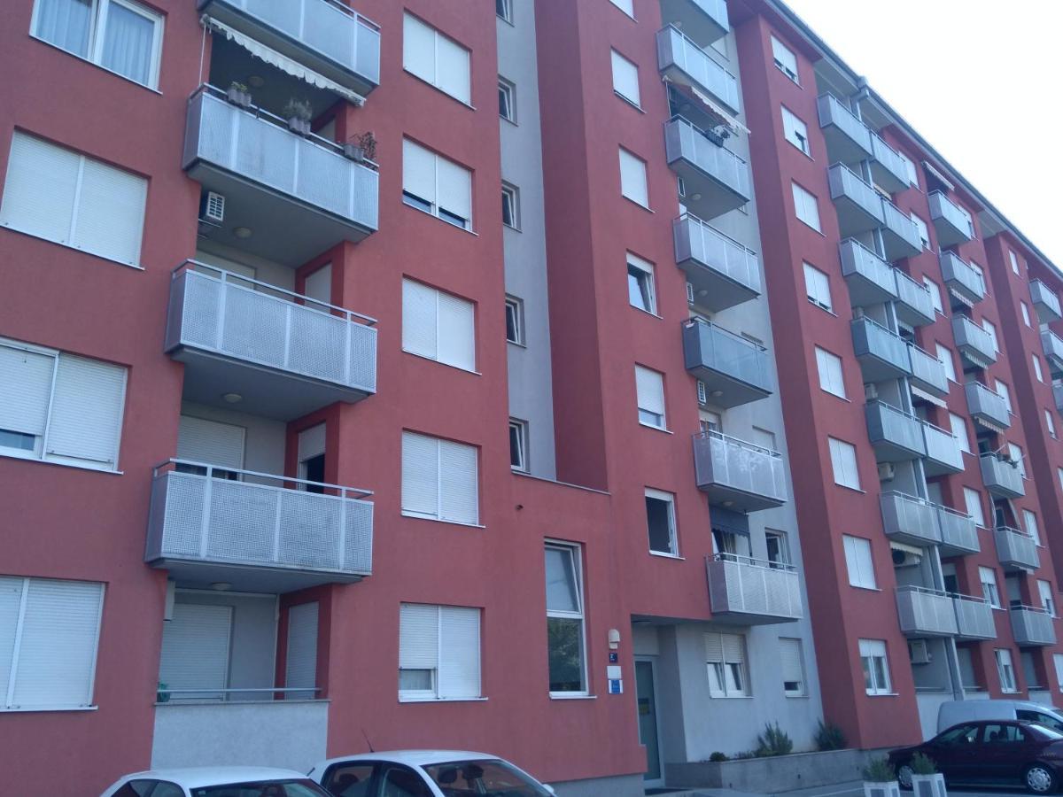 Apartment Nika, Arena Zagreb Bagian luar foto